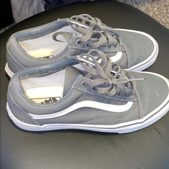 Gray vans - Picture 1 of 3